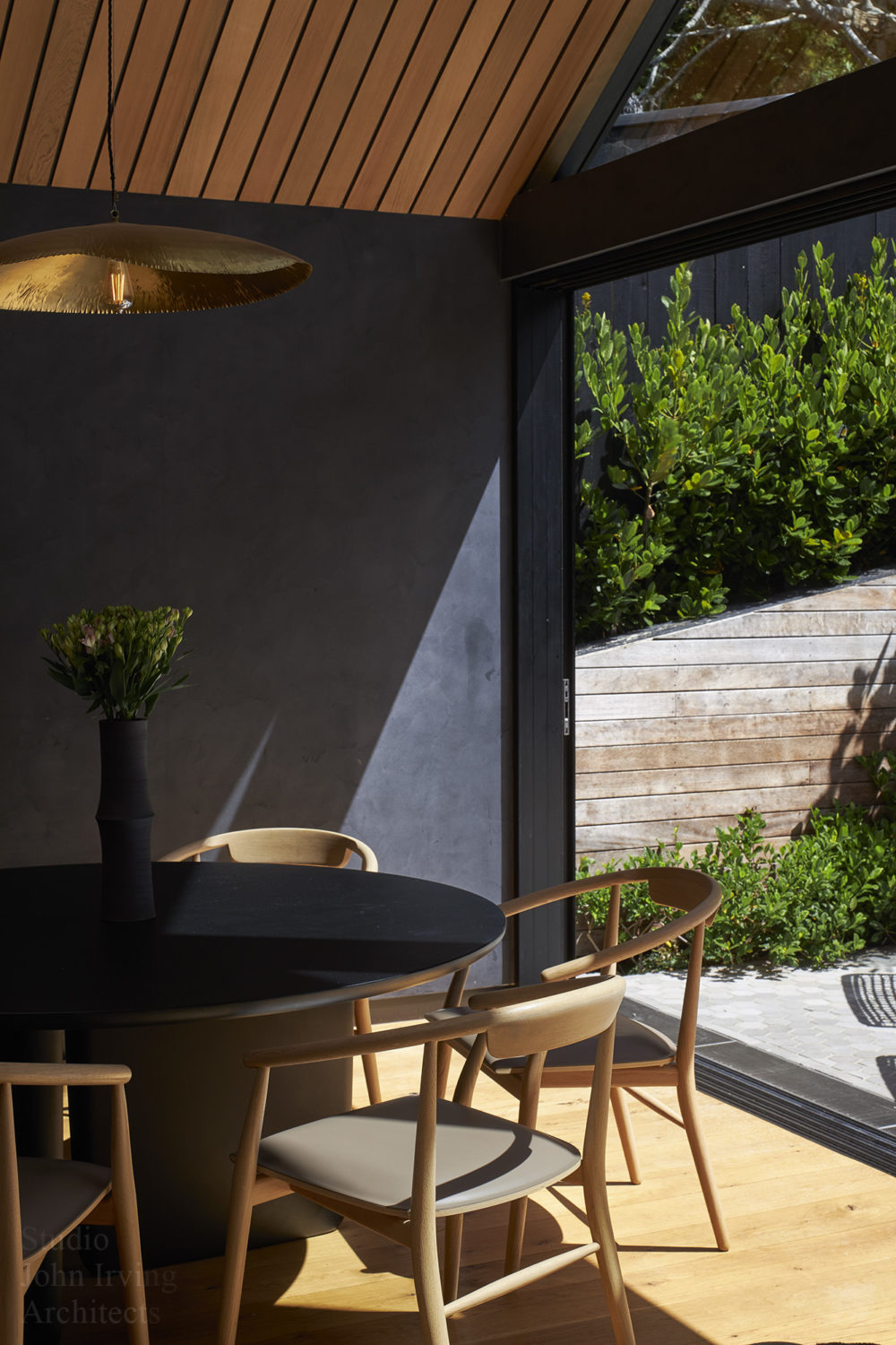 Suburban Oasis ·· studio john irving architects Suburban Oasis ·· studio john irving architects