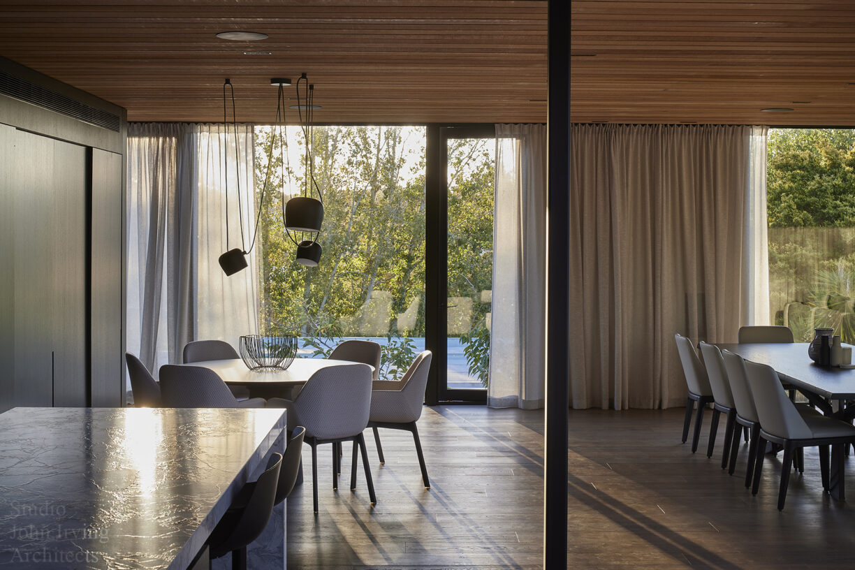 Courtyard House ·· studio john irving architects